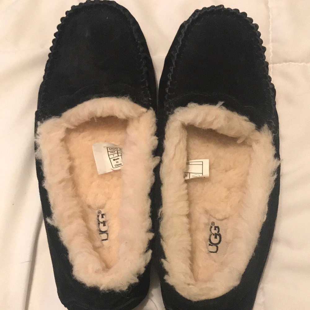 *BRAND NEW* UGG loafer slippers